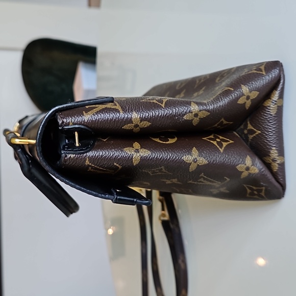 Louis Vuitton One Handle Flap Bag - Picture 7 of 11